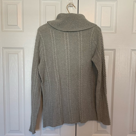 Marshall’s Jeanne Pierre Sweater - Picture 3 of 4
